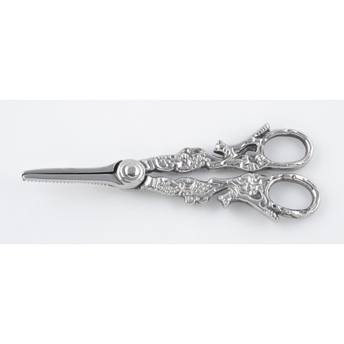 844 - A PAIR OF ELECTROPLATE GRAPE SCISSORS