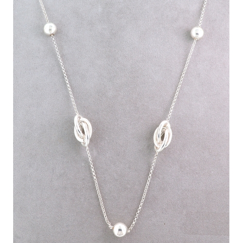 157 - A SILVER BALL AND CHAIN NECKLACE