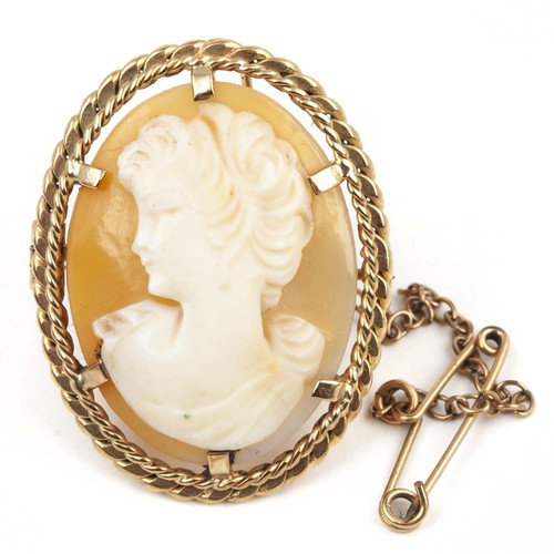 699 - A CAMEO PENDANT