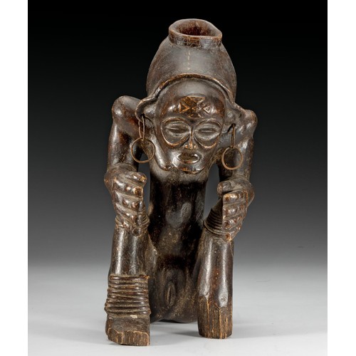 141 - A CHOKWE SEATED FEMALE FIGURE, ANGOLA/ZAIRE,