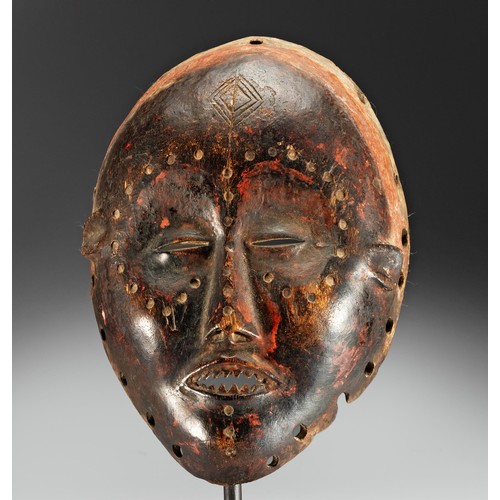 156 - A CHOKWE MWANA PWO MASK (REPRESENTING A FEMALE ANCESTOR), ZAMBIA/ANGOLA