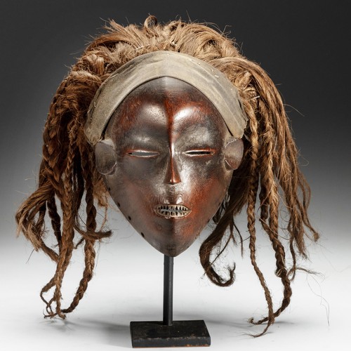 161 - A CHOKWE MWANA PWO MASK REPRESENTING A FEMALE ANCESTOR, ZAMBIA/ANGOLA