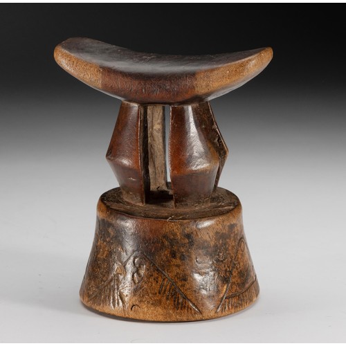 206 - A MWILA HEADREST, ANGOLA