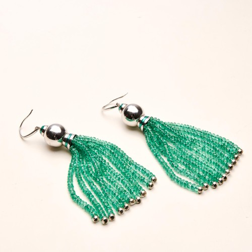 225 - A PAIR OF EMERALD DESIGNER EARRINGS