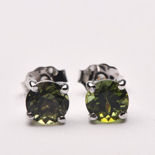 205 - A PAIR OF TOURMALINE STUD EARRINGS, 1,01 CARATS