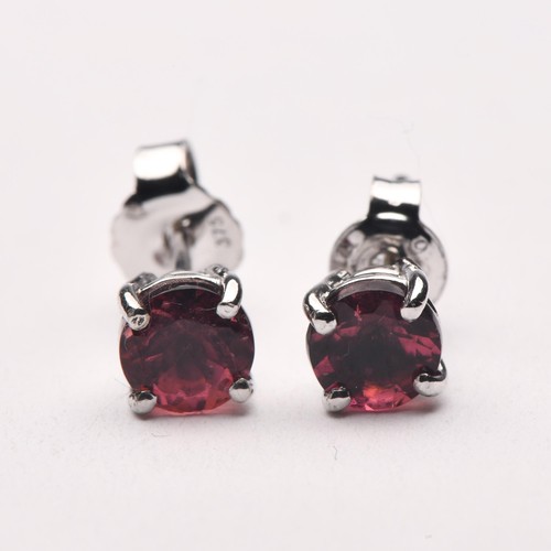 206 - A PAIR OF TOURMALINE STUD EARRINGS, 1,01 CARATS