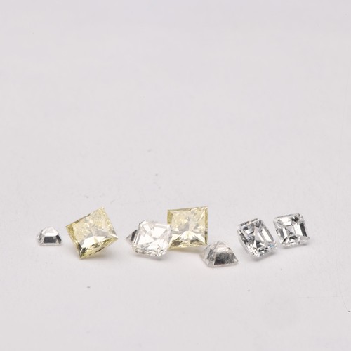 264 - A MELEÉ OF PRINCESS CUT DIAMONDS, 1,69 CARATS