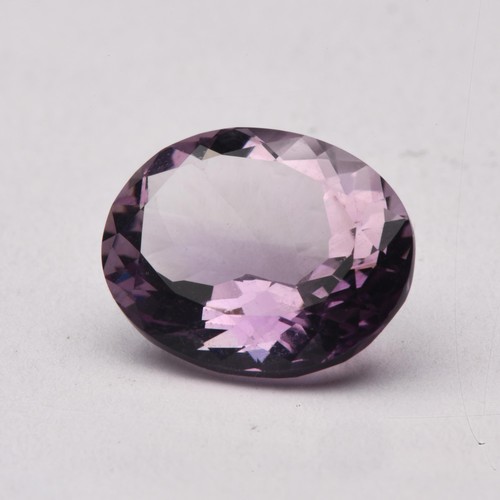 286 - AN OVAL CUT AMETHYST, 21,1 CARATS