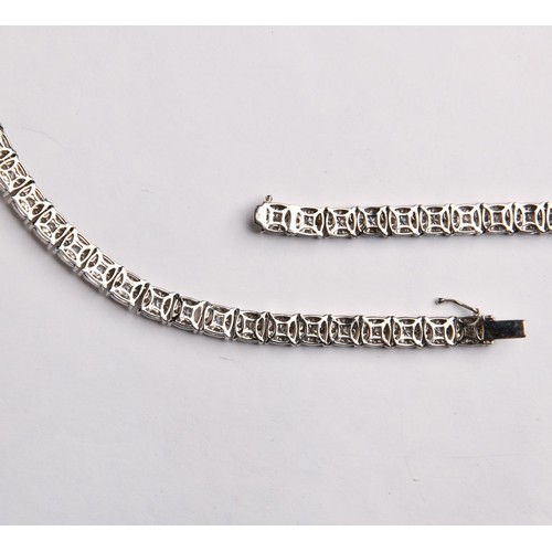 159 - A DIAMOND TENNIS NECKLACE 26.60 CARATS