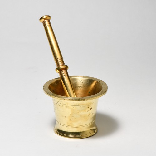 410 - A BRASS MORTAR AND PESTLE