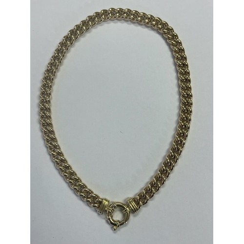 832 - A GOLD CHAIN