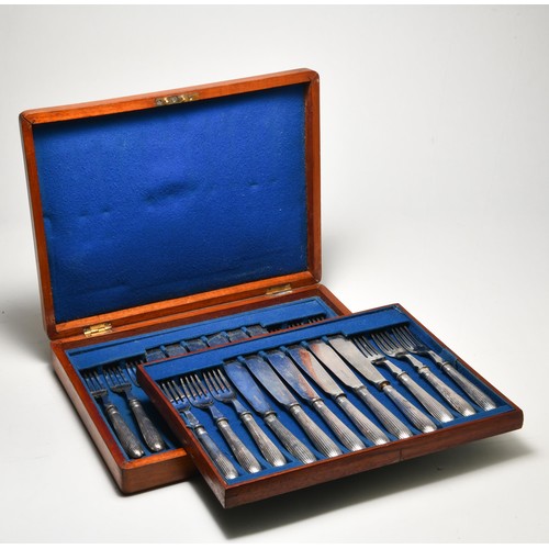 877 - AN ELECTROPLATE SET OF KNIVES AND FORKS, THOMAS BRADLEY AND SONS, LONDON, 20TH CENTURY