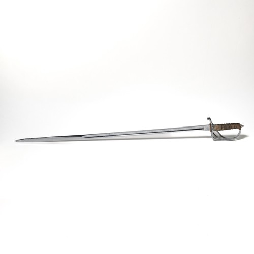 51 - AN EDWARD VII INFANTRY SWORD BY HENOCHSBERG AND A VICTORIAN ARTILLERY SWORD BY HOBSON LONDON