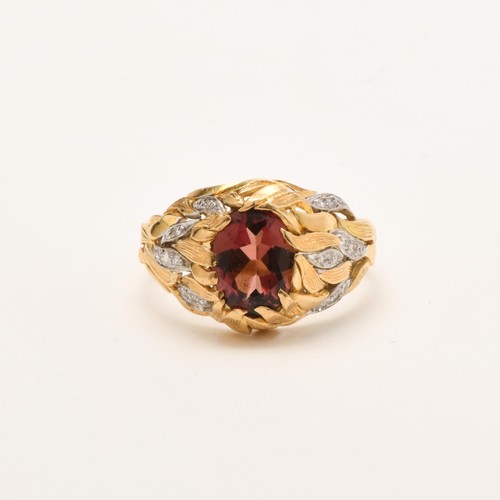 1434 - A GARNET DRESS RING