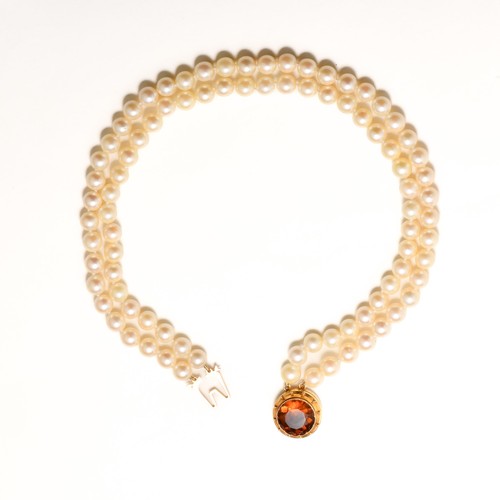 A GEMSTONE AND PEARL NECKLACE