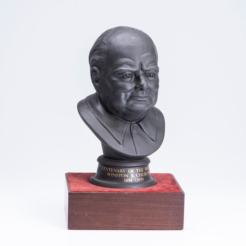 537 - A ROYAL DOULTON BLACK BASALT COMMEMORATIVE BUST OF WINSTON CHURCHILL