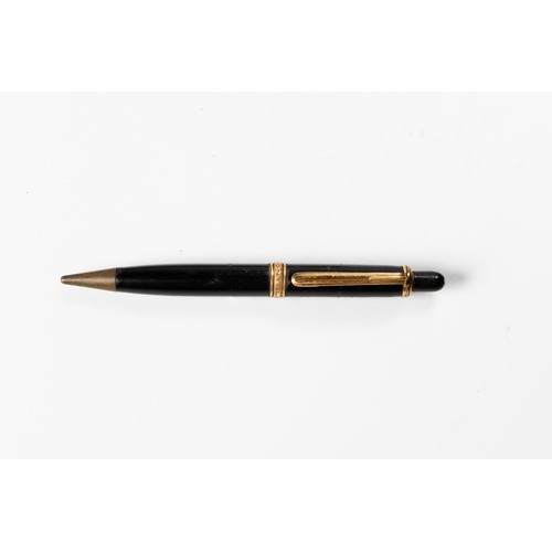 466 - A MONTBLANC PIX PROPELLING PENCIL