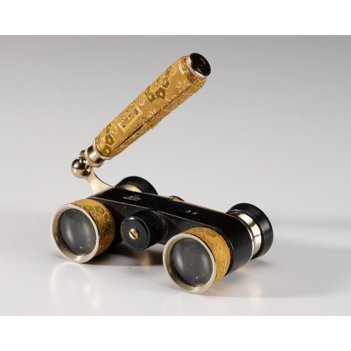 472 - A PAIR OF OPERA GLASSES, EIKOW, JAPAN