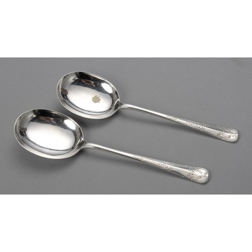 797 - A PAIR OF GEORGE V SILVER OLD ENGLISH PATTERN PRESERVE SPOONS, ALLEN AND DARWIN, SHEFFIELD, 1911