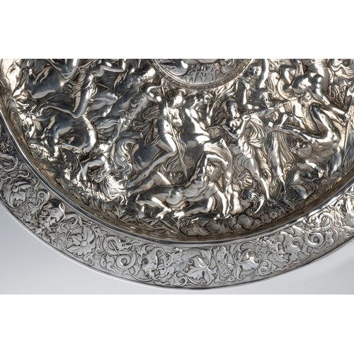 858 - A LARGE ELECTROPLATED 'BATTLE OF THE AMAZONS' CHARGER, WMF