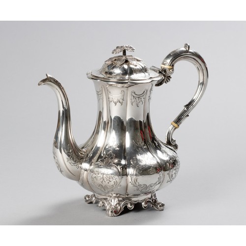 770 - A VICTORIAN SILVER TEAPOT, WILLIAM HUNTER, LONDON, 1844