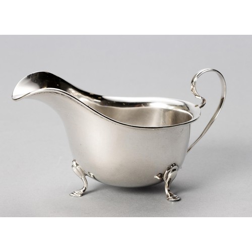 803 - A GEORGE V SILVER SAUCE BOAT, ERNEST DRUIFF AND CO, BIRMINGHAM, 1923