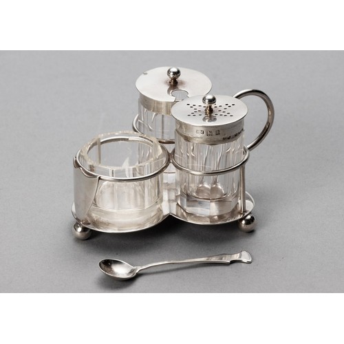 790 - AN EDWARD VII SILVER MOUNTED MUSTARD POT, SALT AND PEPPERETTE, MAKER'S MARK HM, BIRMINGHAM, 1905