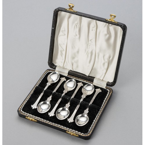 845 - A CASED SET OF SIX SILVER MOCHA SPOONS, JOE CALAFATO, SOUTH AFRICA