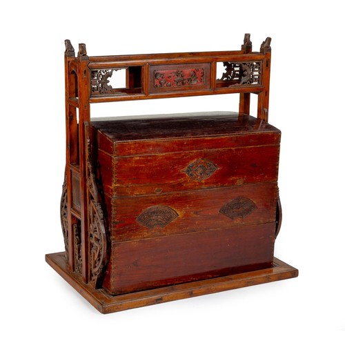 637 - A CHINESE DOWRY CHEST