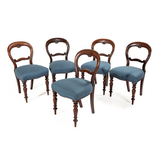 622 - A SET OF FIVE VICTORIAN MAHOGANY SIDE CHAIRS