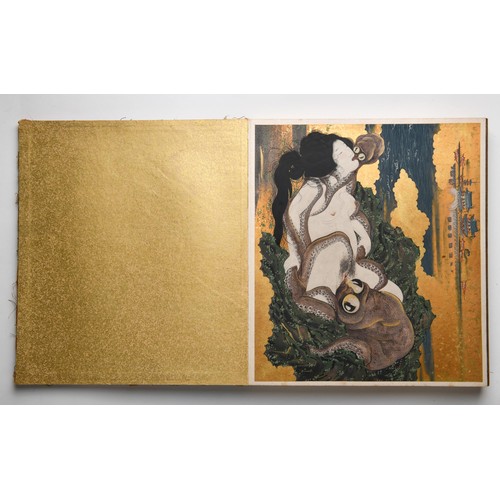 40 - A KATSUSHIKA SCHOOL HOKUSAI PILLOW BOOK, LATE EDO PERIOD, 1760 – 1849