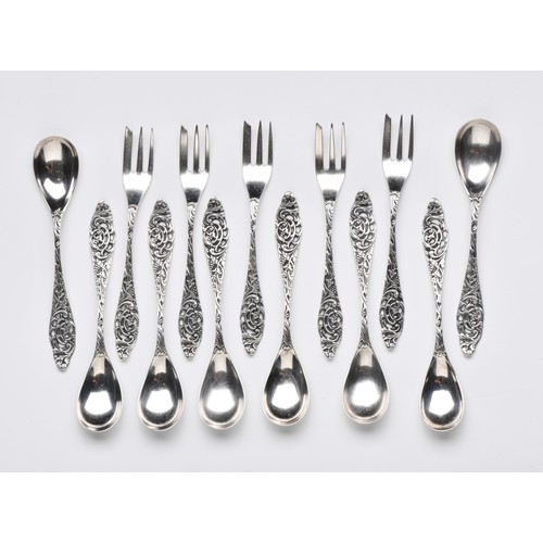 273 - A SET OF DUTCH SILVER CAKE FORKS AND SPOONS