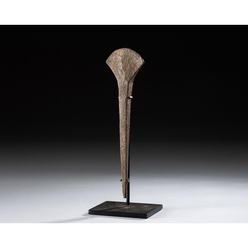 1440 - AN IRON HOE, ZULU, SOUTH AFRICA