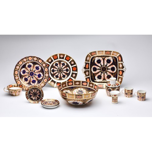 563 - AN ASSORTED COLLECTION OF IMARI WARES