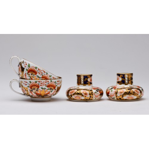 565 - AN ASSORTED COLLECTION OF IMARI WARES