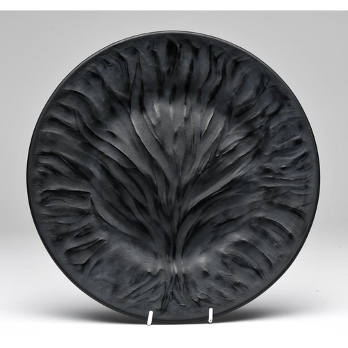 926 - A LALIQUE 'ALGUES NOIR' TREE OF LIFE GLASS PLATE