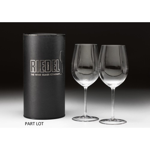 587 - A PAIR OF RIEDEL BURGUNDY GRAND CRU 4400/16 WINE GLASSES AND FOUR RIEDEL WINE GLASSES