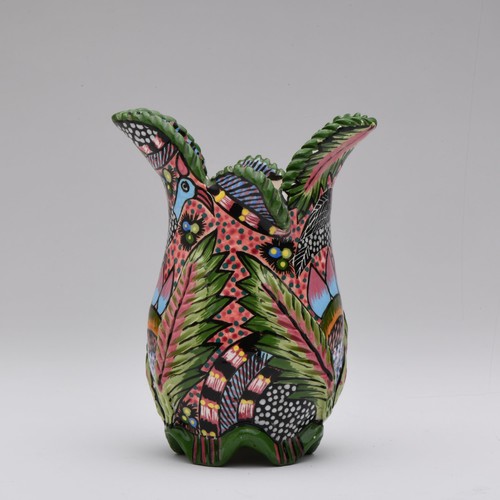 866 - AN ARDMORE VASE, 1995