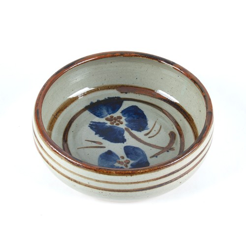 621 - A CERAMIC BOWL