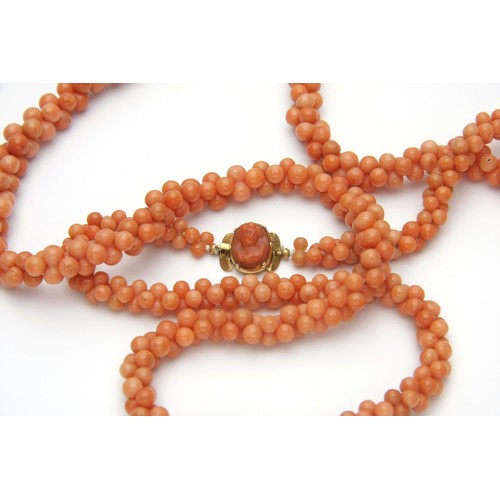 790 - A CORAL NECKLACE