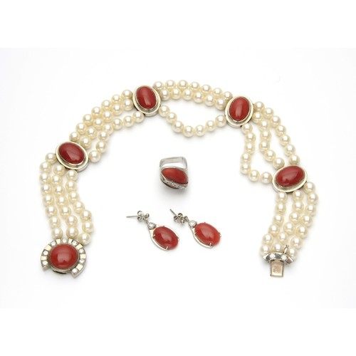 792 - A CORAL AND DIAMOND DESIGNER NECKLACE CIRCA 1960