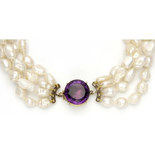 795 - AN AMETHYST AND PEARL NECKLACE, CIRCA 1970