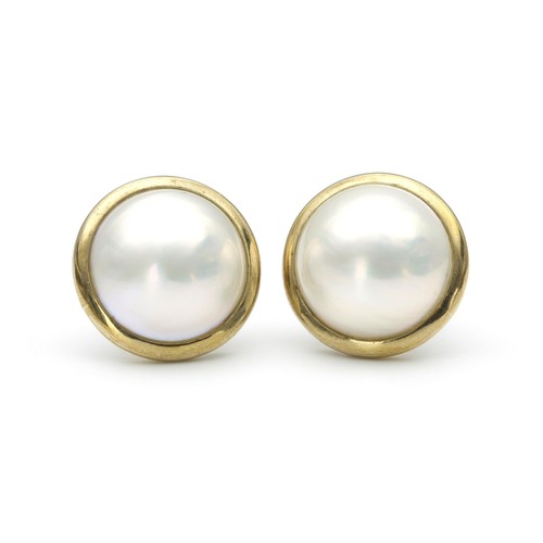 809 - AN EXTRA-LARGE PAIR OF MABÉ PEARL EARRINGS