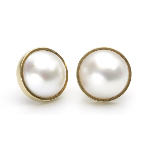 808 - A PAIR OF MABÉ PEARL EARRINGS