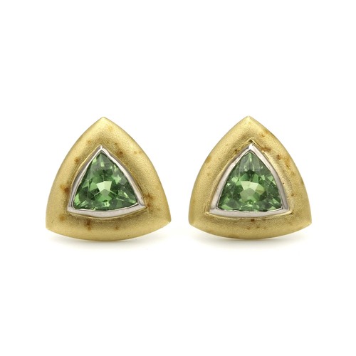 824 - A PAIR OF TSAVORITE EARRINGS