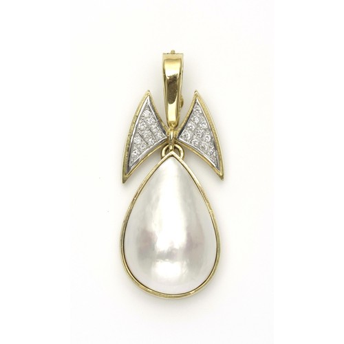 810 - A MABÉ PEARL AND DIAMOND PENDANT, CIRCA 1970