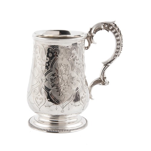 642 - A VICTORIAN SILVER MUG, GEORGE JOHN RICHARDS AND EDWARD CHARLES BROWN, LONDON, 1860