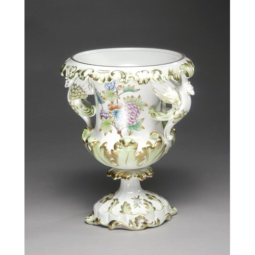 875 - A HEREND VICTORIA PATTERN POTPOURRI HOLDER