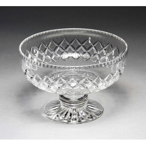 922 - A STUART CRYSTAL FOOTED BOWL