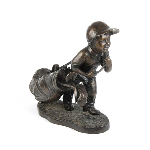 961 - A BRONZE FIGURE OF A GOLF CADDY